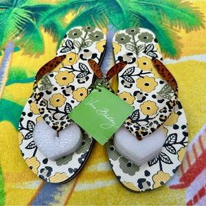 NWT Vera Bradley “Go Wild” Flat Flip Flops – Retired print. Size Small 5/6